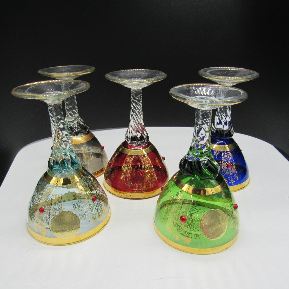 VINTAGE SET OF 5 GOLD RIMMED LIQUOR GLASSES. MADE IN ITALY.